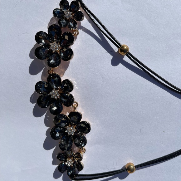 Kalisa black glass short necklace. - Picture 1 of 3